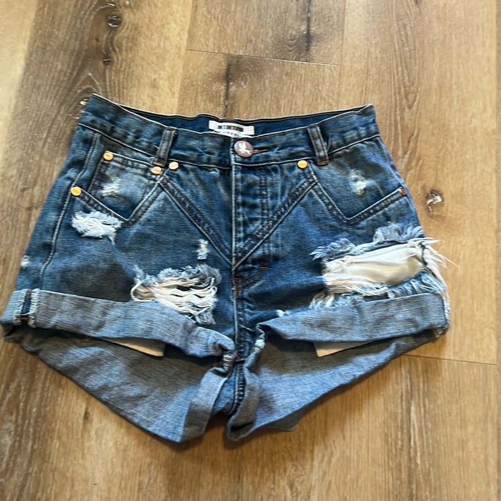 ONE X ONETEASPOON Hawks Relaxed Fit High Rise Twisted Cuff Hem Denim Shorts 25